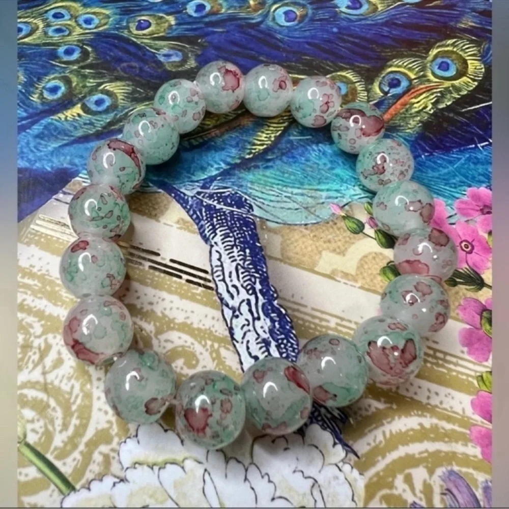 Dyed Quartz Beaded Bracelet Green / Red